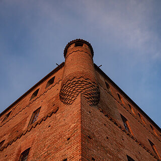Grinzane Cavour - Castello di Grinzane Cavour - Zonson